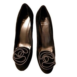 Stuart Weitzman 6M Suede leather floral silver edge accent. Heels. Unique.‎ Glam